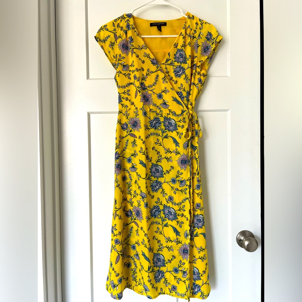Banana Republic Yellow Floral Wrap Dress Size 2P